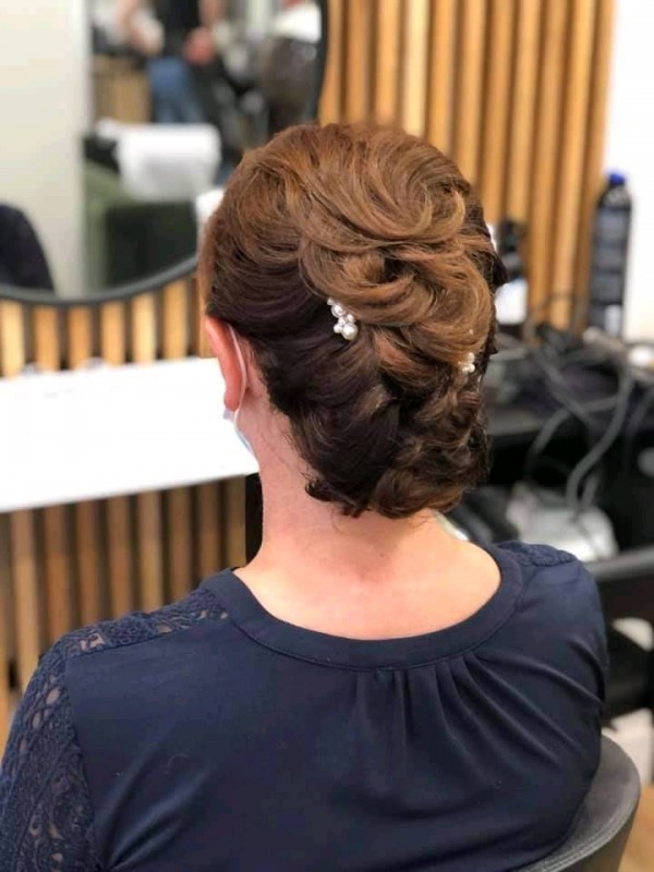 Coiffure pour un événement dans votre salon de coiffure proche de Lille